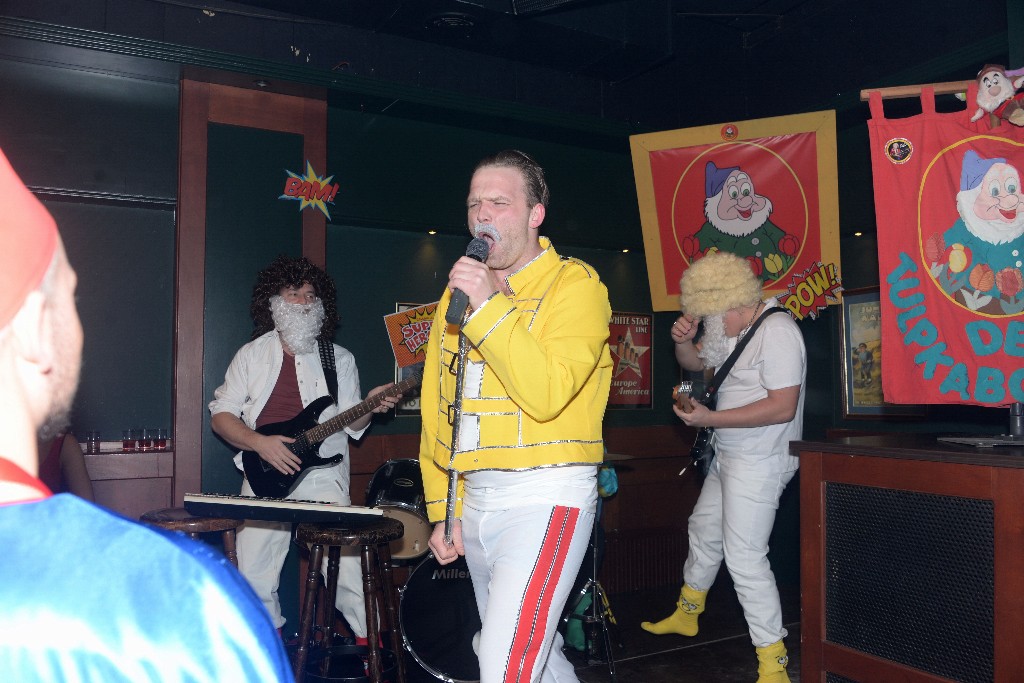 ../Images/Held op sokken feest 120.jpg